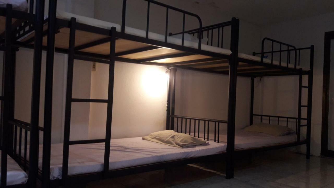 Backpack Planet Hostel Bangkok Exterior photo